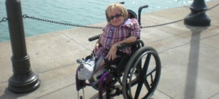 Mit Glasknochenkrankheit im Rollstuhl reisen