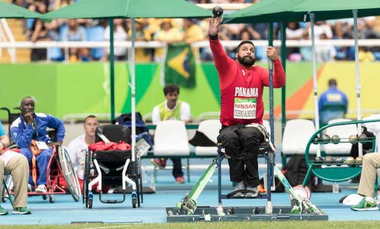 Paralympics - Kugelstoßen mit Francisco Cedeno