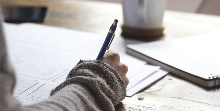 studieren-mit-behinderung-notizen.jpg Studieren mit Behinderung - Schreibtisch