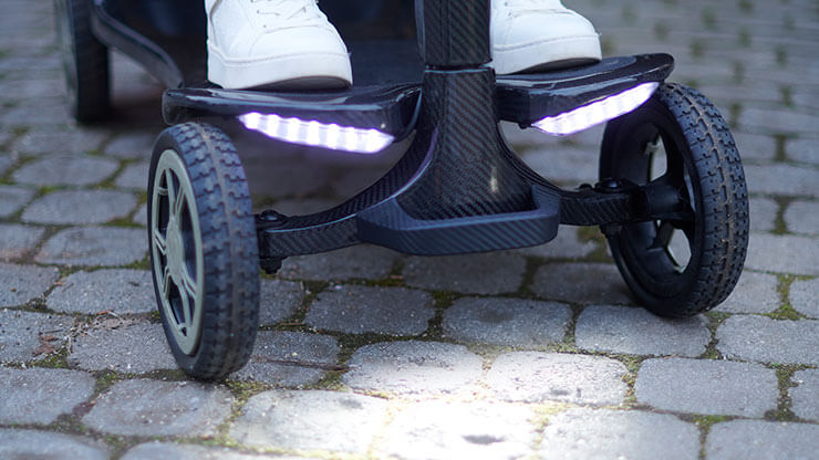 Die meisten faltbaren Scooter bieten keine Beleuchtung dieser Stärke.