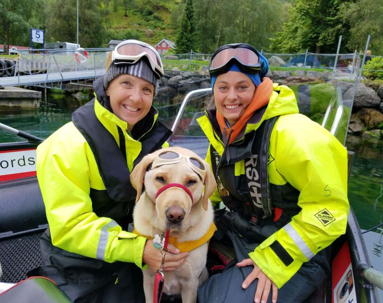 Mit Assistenzhund Earle auf dem Wasser