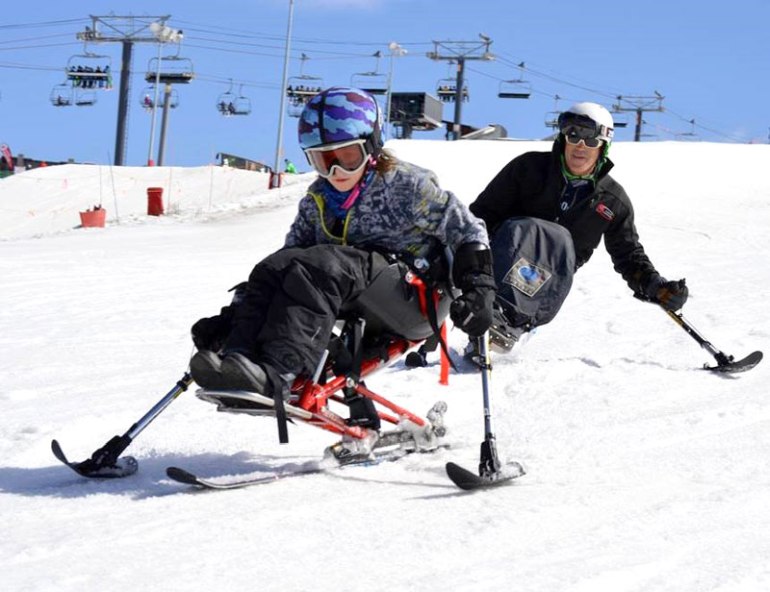 Matt Freney als Skilehrer