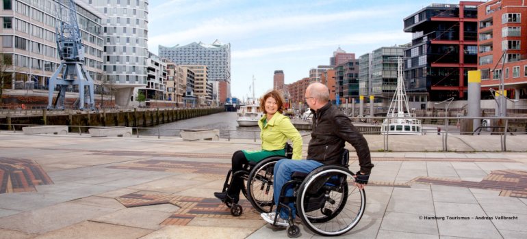 Mit dem Rollstuhl Hamburg erkunden