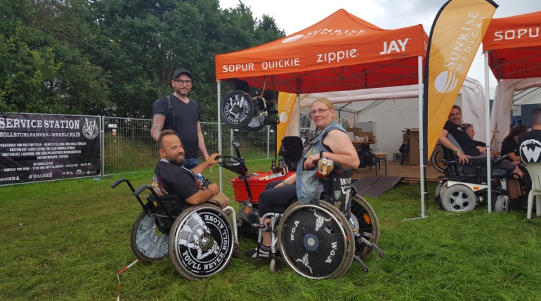 Wacken 2017 - Andrea, Felix & Özcan am Sunrise Medical Service-Stand